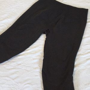 Seamless Lululemon Crops